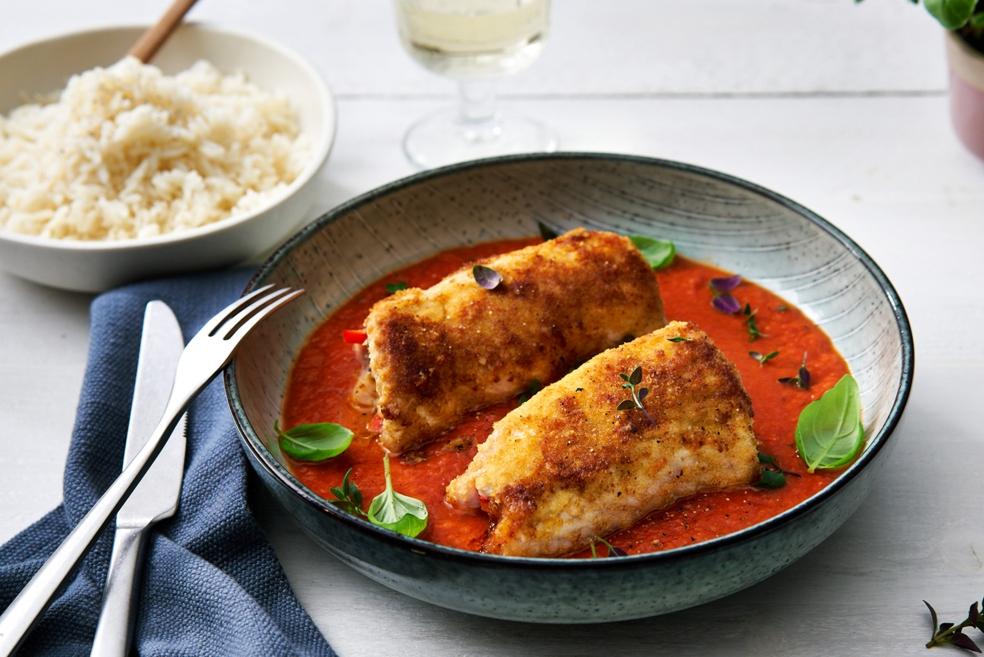 Knapperige kalkoenrolletjes met tomatencoulis