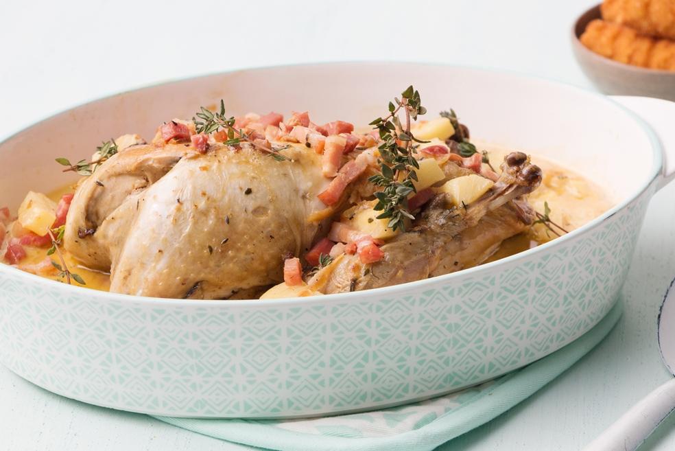 Parelhoen met spek en ananas