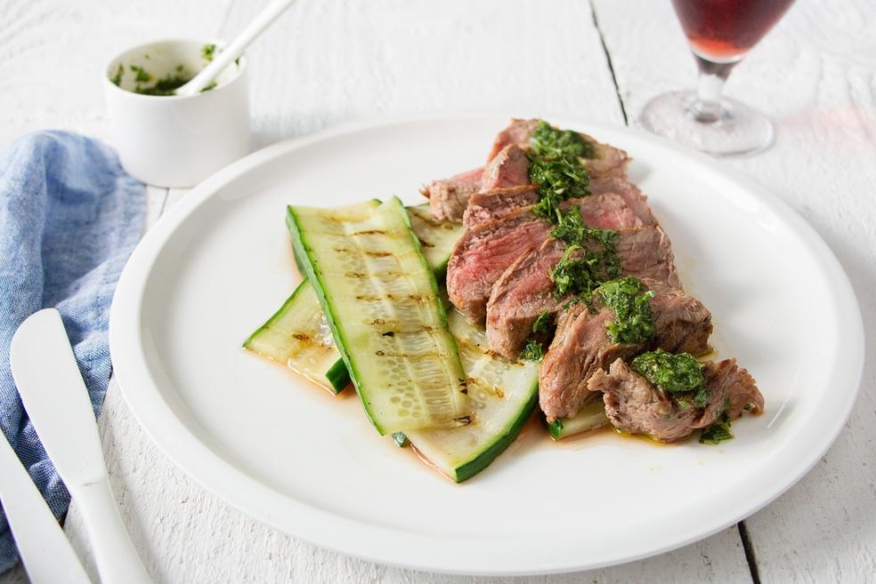 Malse rumsteak met groene salsa