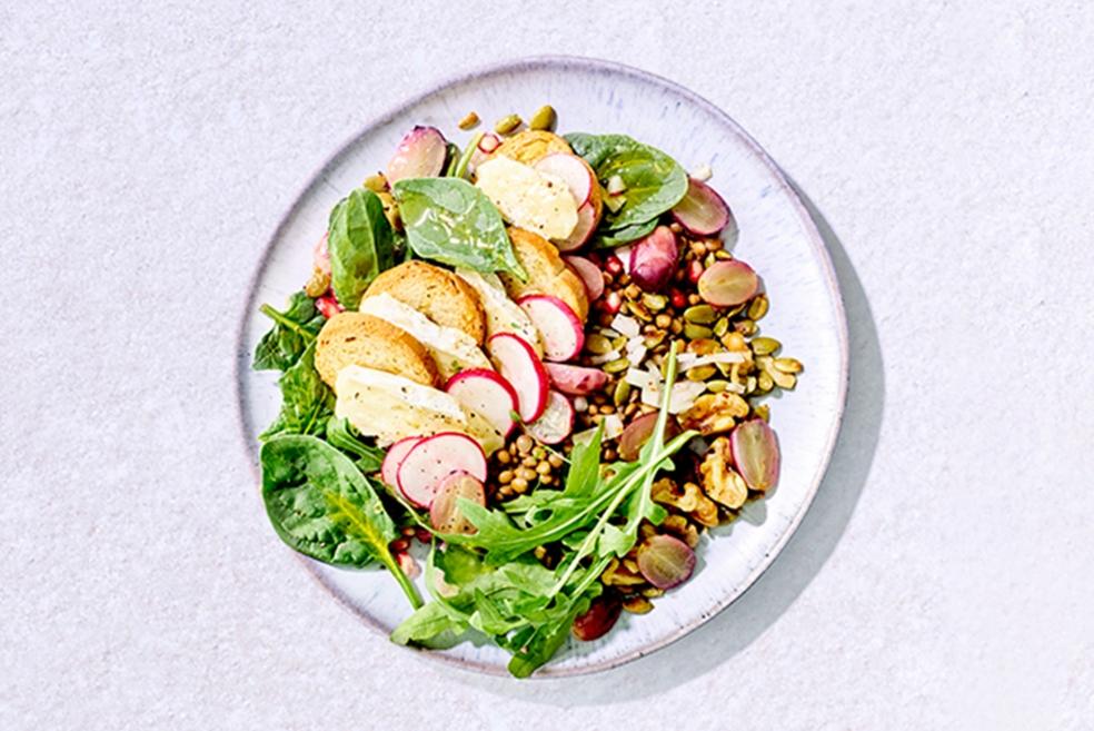 Linzensalade met brie en druiven