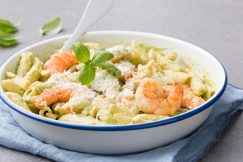 Penne met scampi en broccolipesto