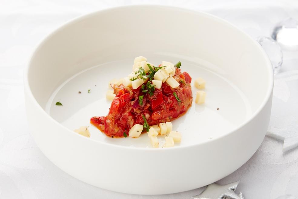 Tartaar van gegrilde paprika met truffelpesto en truffelkaas