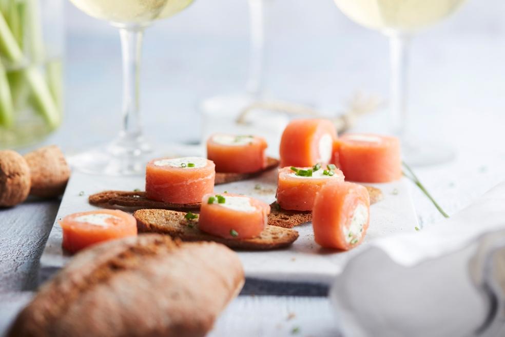 Zalmrolletjes met kruidenkaas