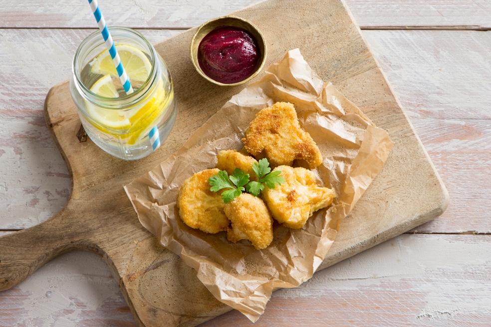 Bloemkool nuggets met rode bieten ketchup