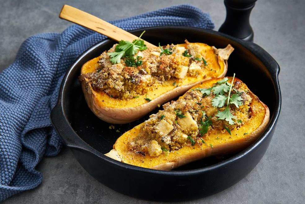 Gevulde pompoen met couscous en oesterzwammen