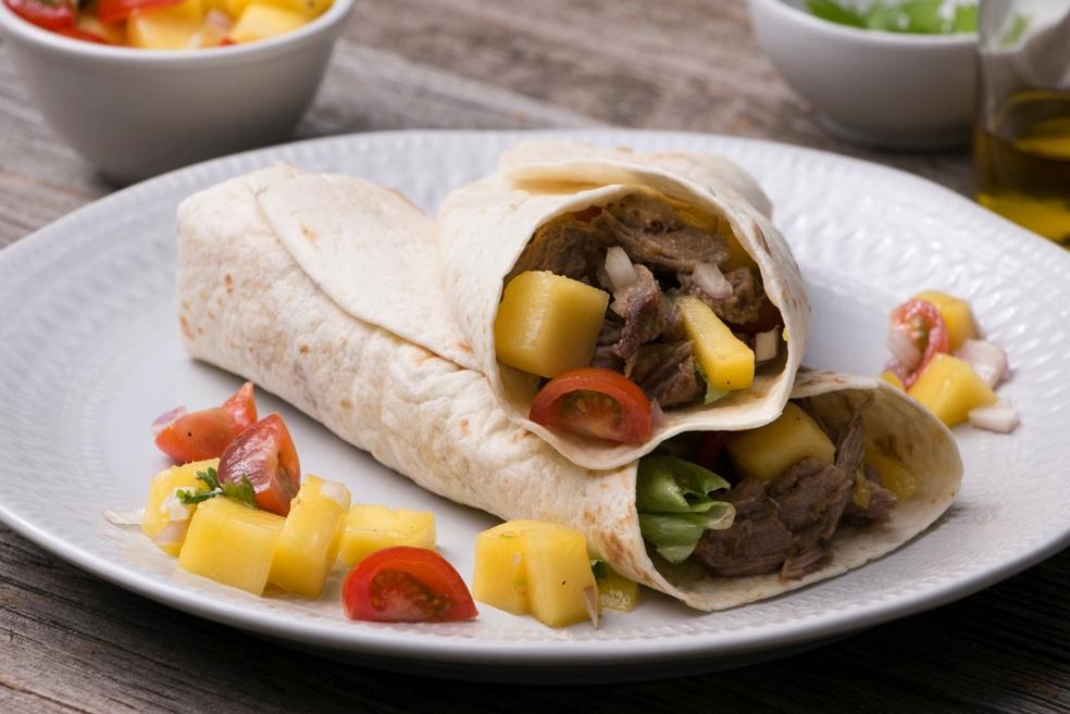 Wrap met pulled duck en mangosalade