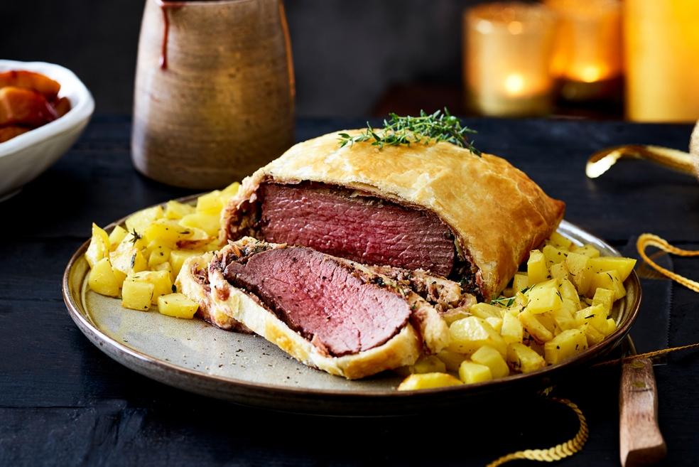 Hindegebraad in bladerdeeg met portosaus