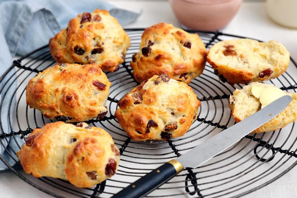 Zoete krentenbolletjes