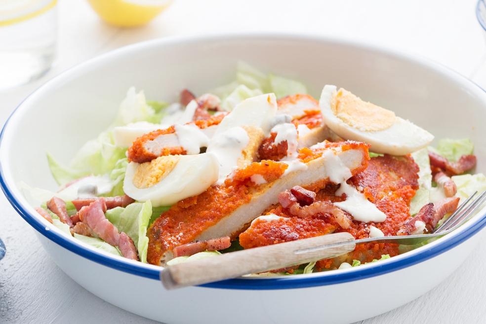 Caesar salade met schnitzel