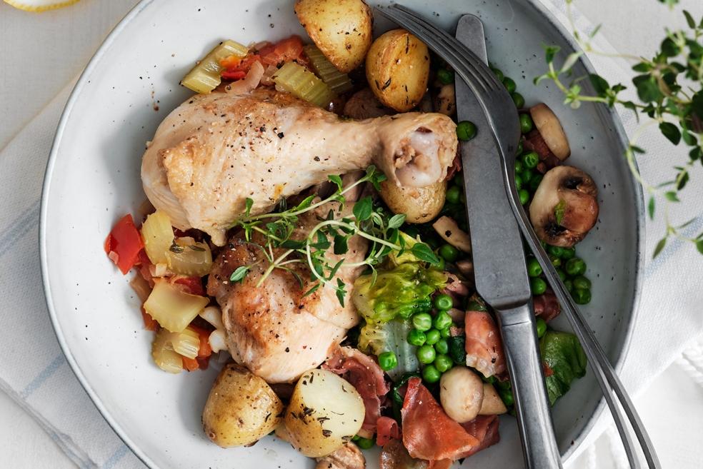 Tijm-citroenkip met lauwwarme salade en krieltjes