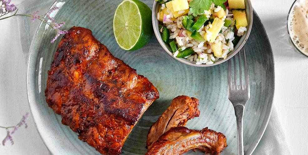Bierribben uit de oven met exotische salade
