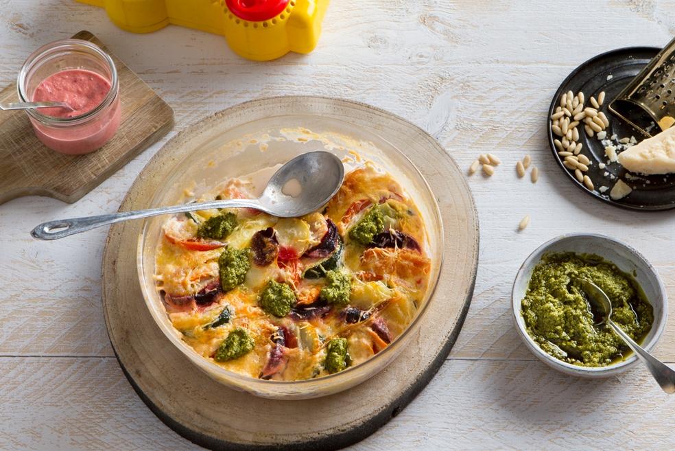 Groentegratin met mozzarella en pesto