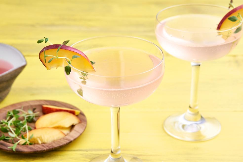 Gin Fizz met tijm en perzik