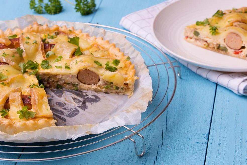 Quiche met chipolata en knapperige groentjes