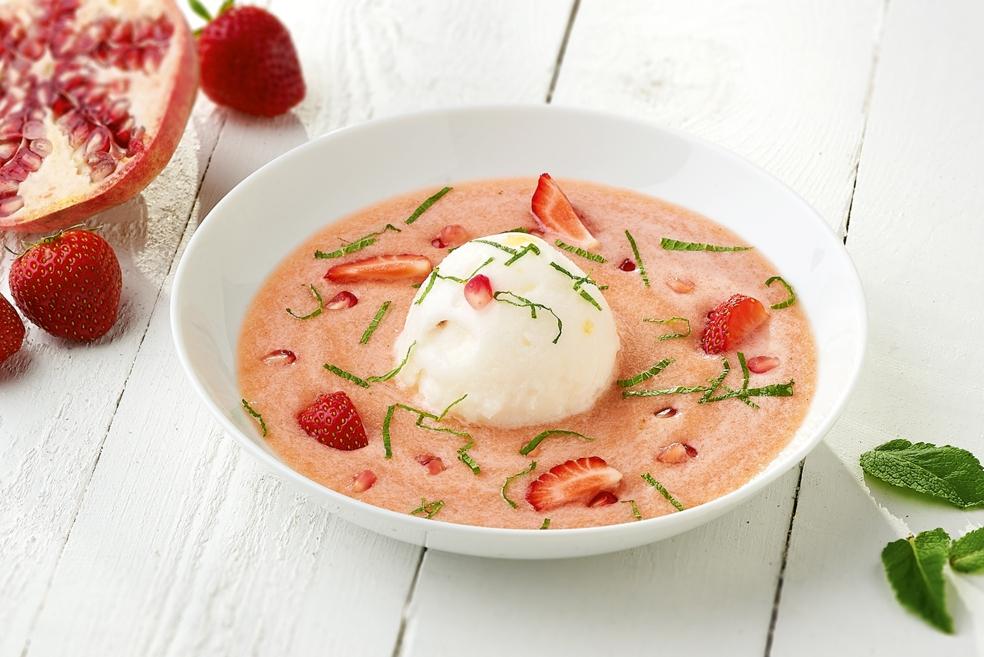 Soepje van meloen met granaatappel, citroensorbet en munt