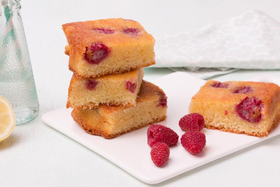 Citroenbrownies met frambozen