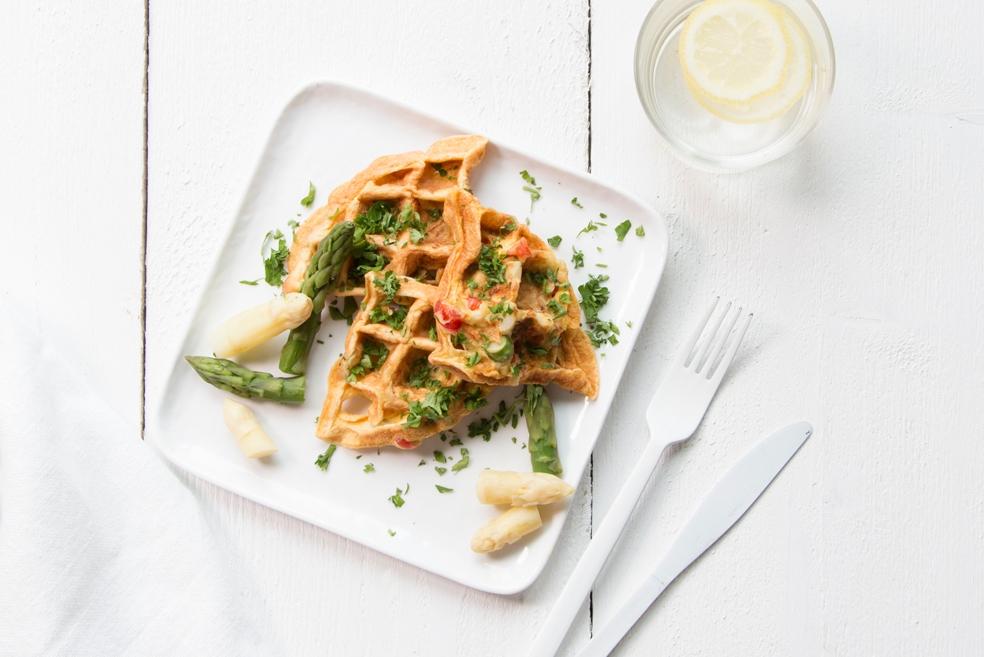 Groene en witte aspergefrittata