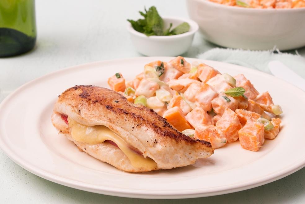 Gevulde kip met zoete-aardappelsalade