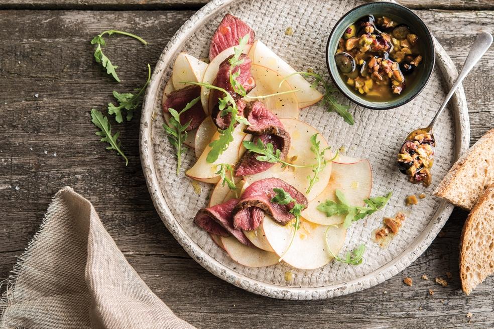 Lauwe carpaccio van hinde met seizoensfruit