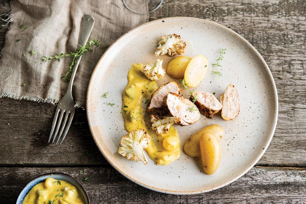 Parelhoen met pickles en gebakken bloemkool