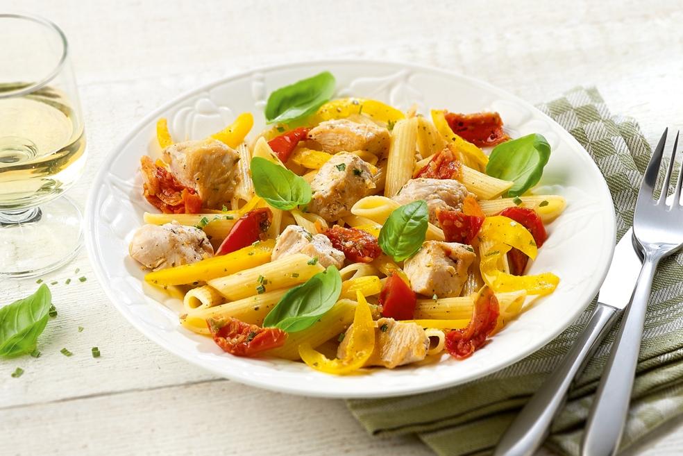 Kip met paprika en penne