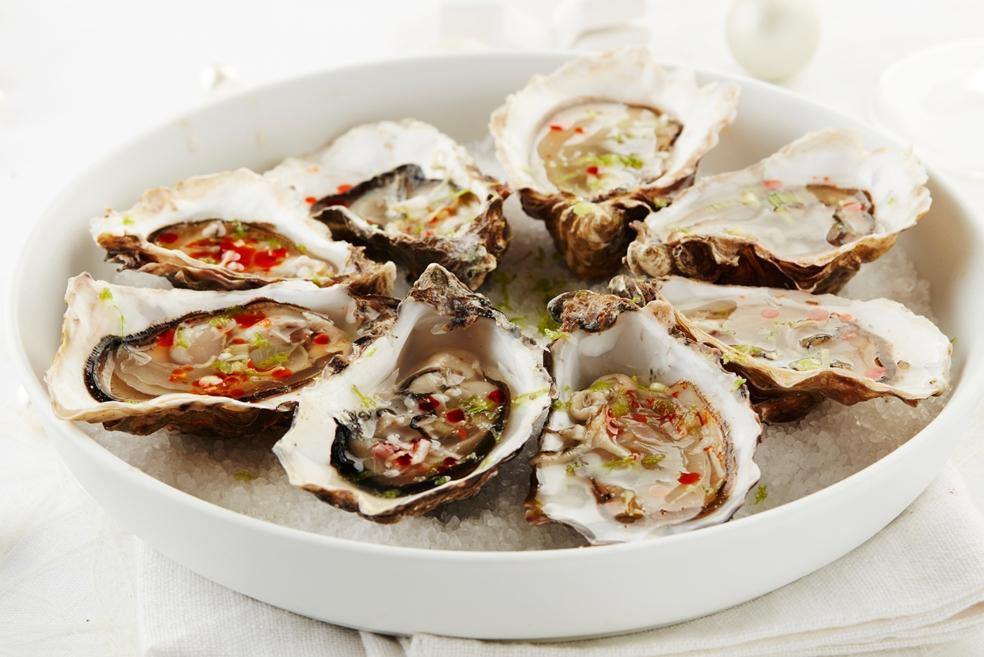 Oesters met chili op olie