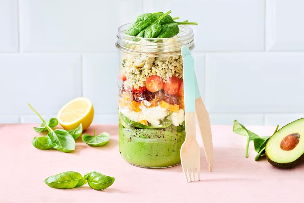 Salade in een glazen bokaal