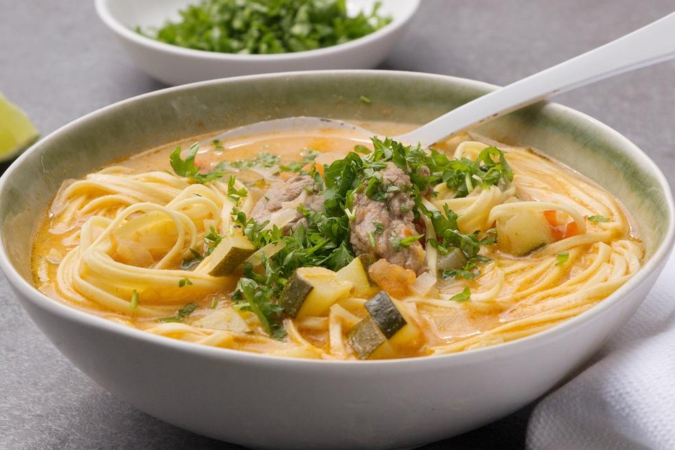 Kokossoep met noedels