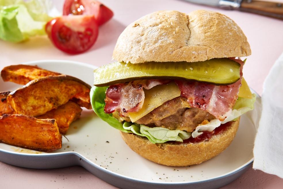 Homemade cheese-bacon-burger