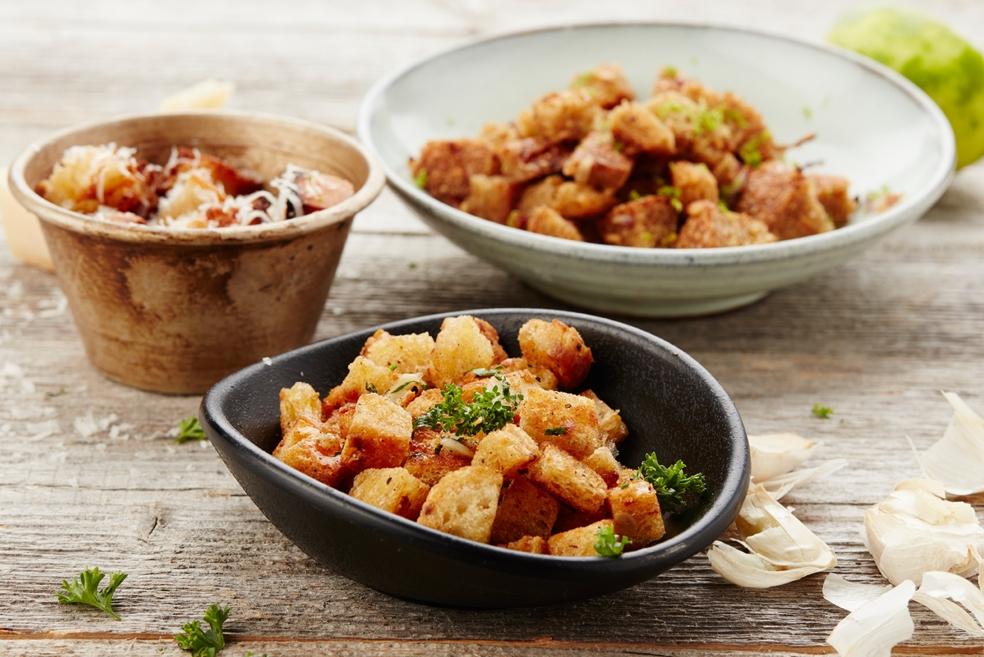 Croutons op 3 wijzen: met limoen, kaas of knoflook