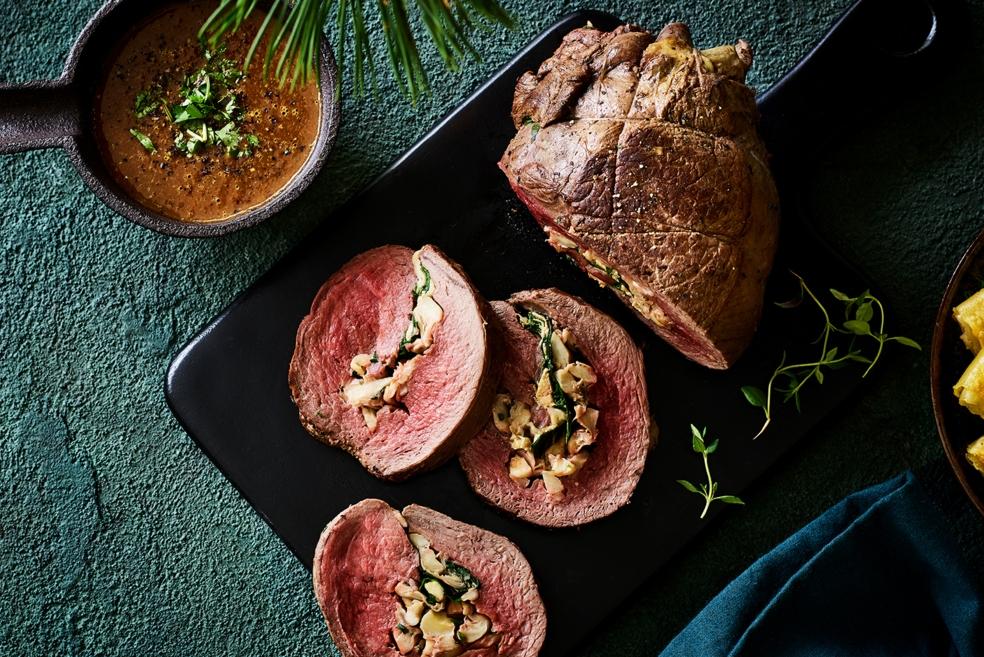 Hindegebraadrollade met homemade ravioli van zoete aardappel en wildsaus