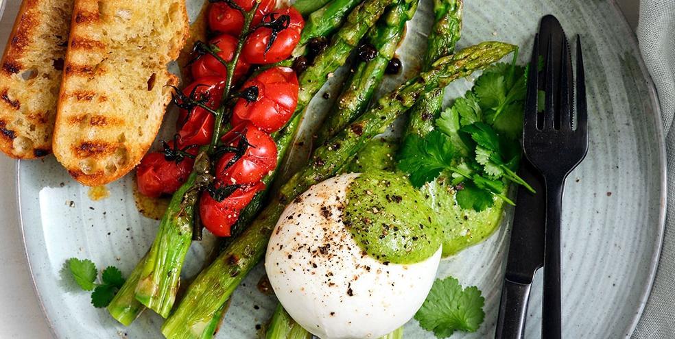 Burrata met gegrilde asperges