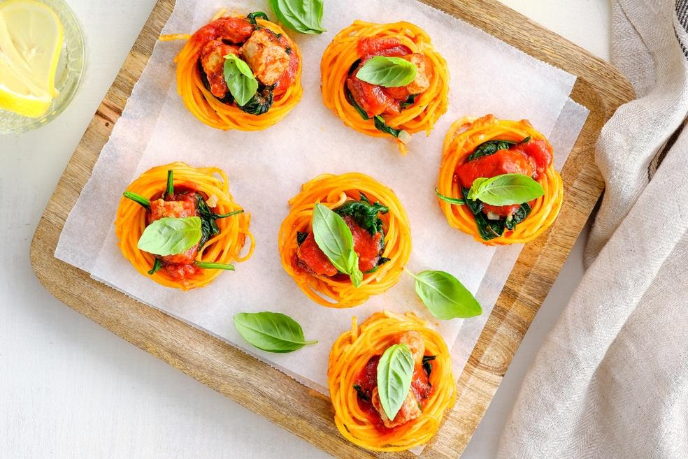 Spaghettinestjes met chipolata