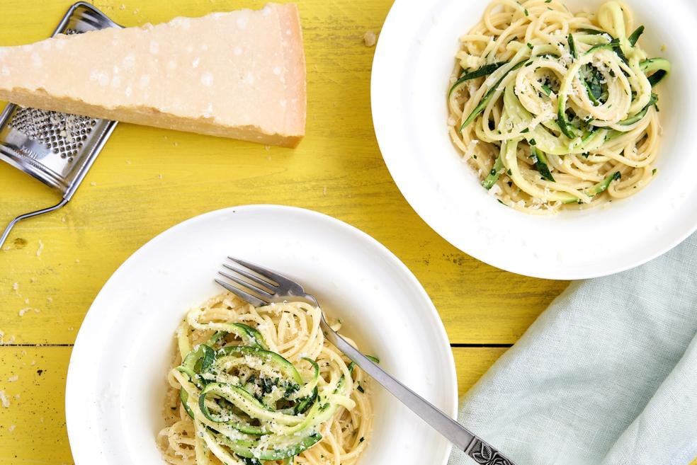 Zomerpasta met bio-citroen en courgettini