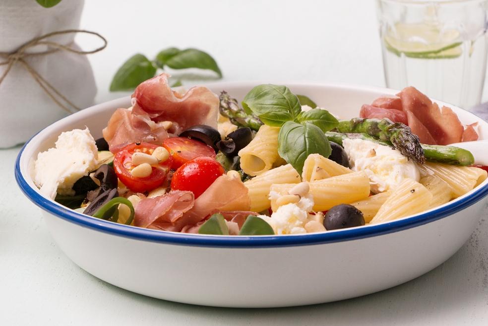 Zomerse salade voor bij de barbecue