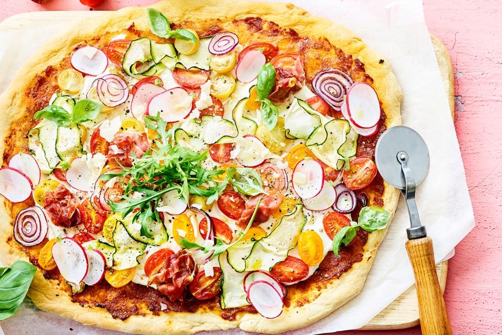 Homemade zomerpizza