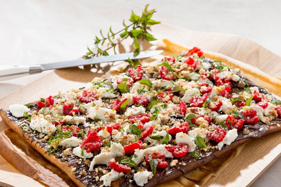 Pizza 'nocciola' met chocolade, frambozen en ricotta