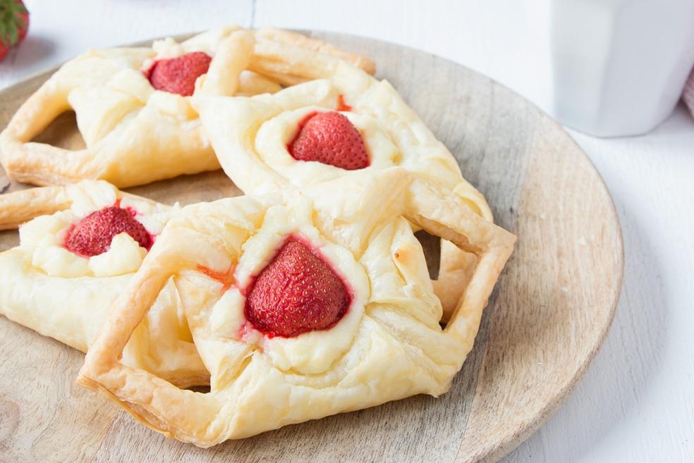 Aardbeiengebakje met roomkaas