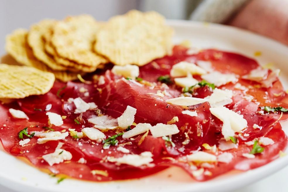 Carpaccio van bresaola met Parmigiano Reggiano
