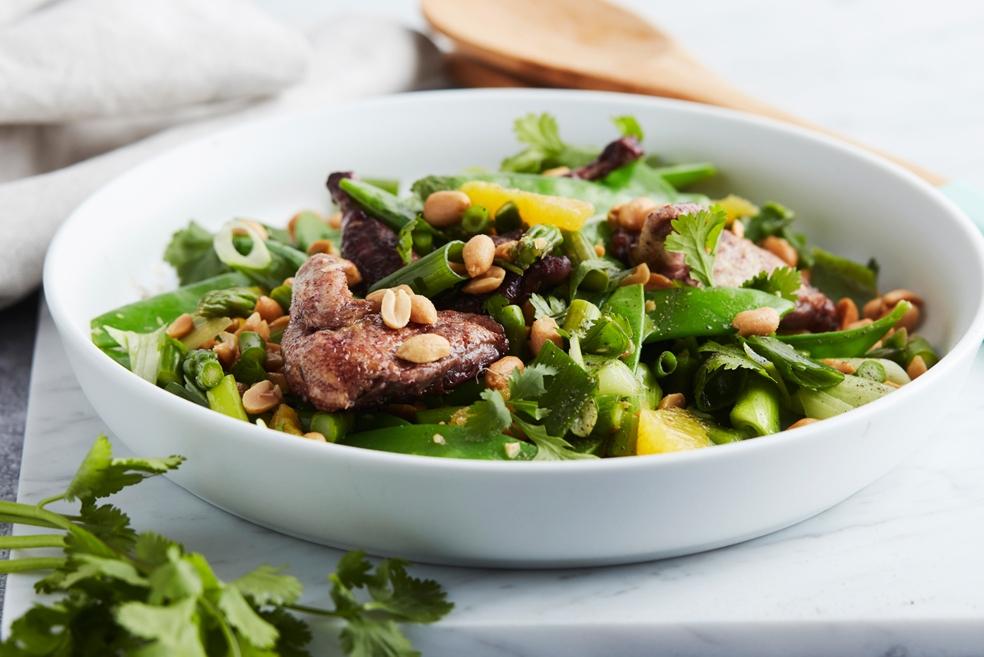 Salade van kwartel met peultjes en sinaasappel