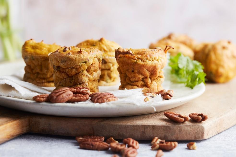 Wortelmuffins met pecannoten en koriander