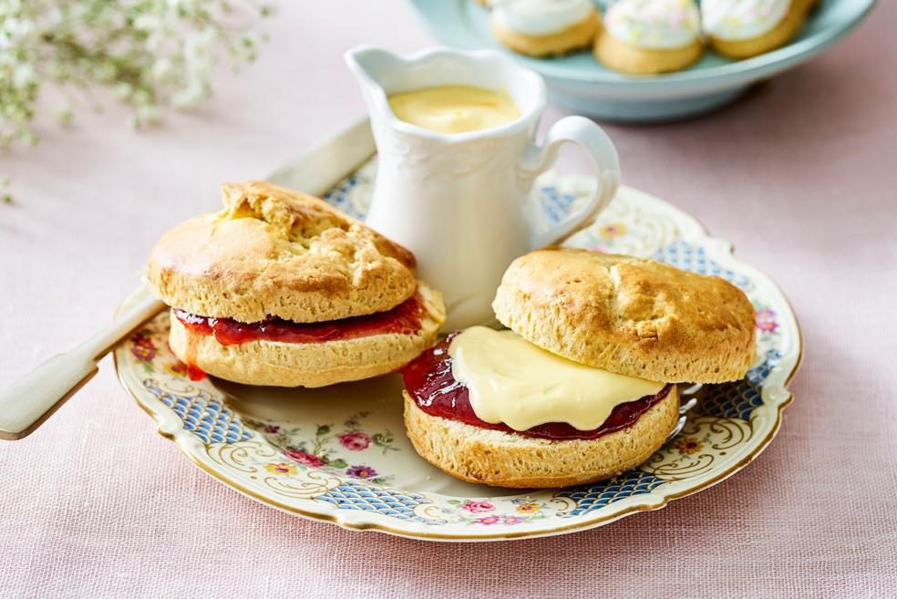 Scones met advocaatroom