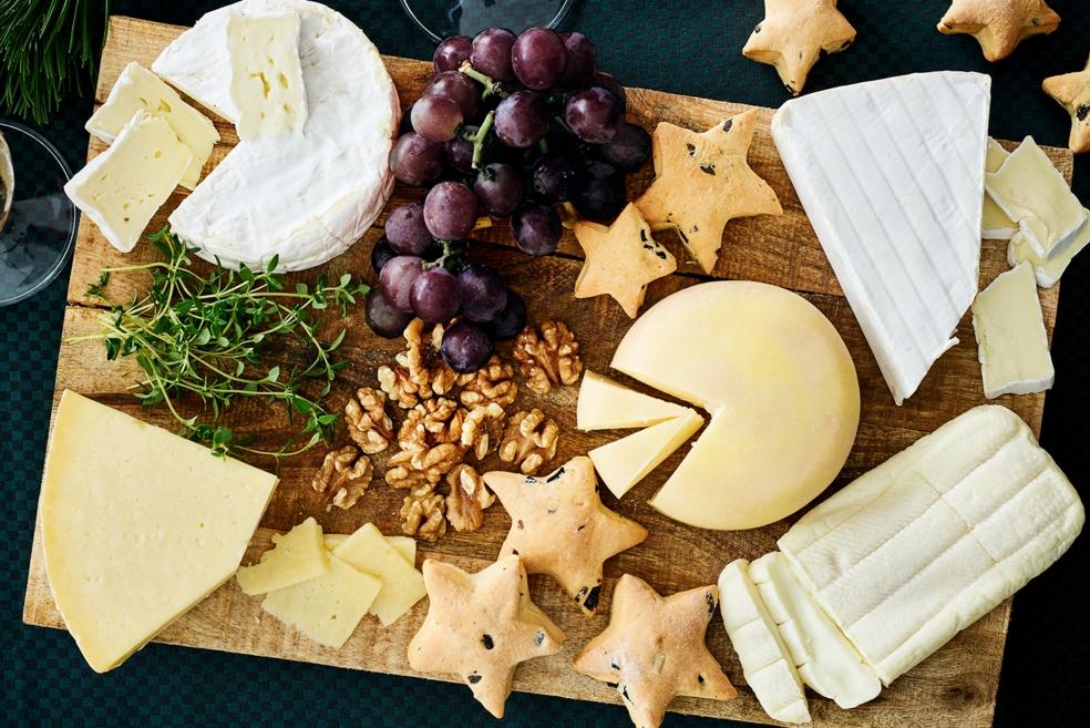 Franse kaasschotel met zoute briochebroodjes