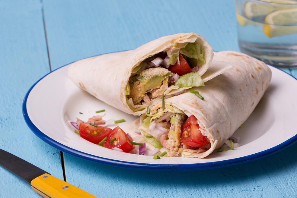 Wrap met garnalen en krokante avocado