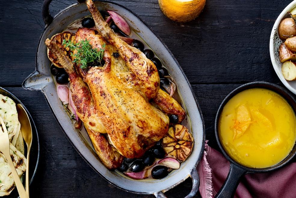 Geroosterde parelhoen met gegrilde venkel en sinaasappelsaus