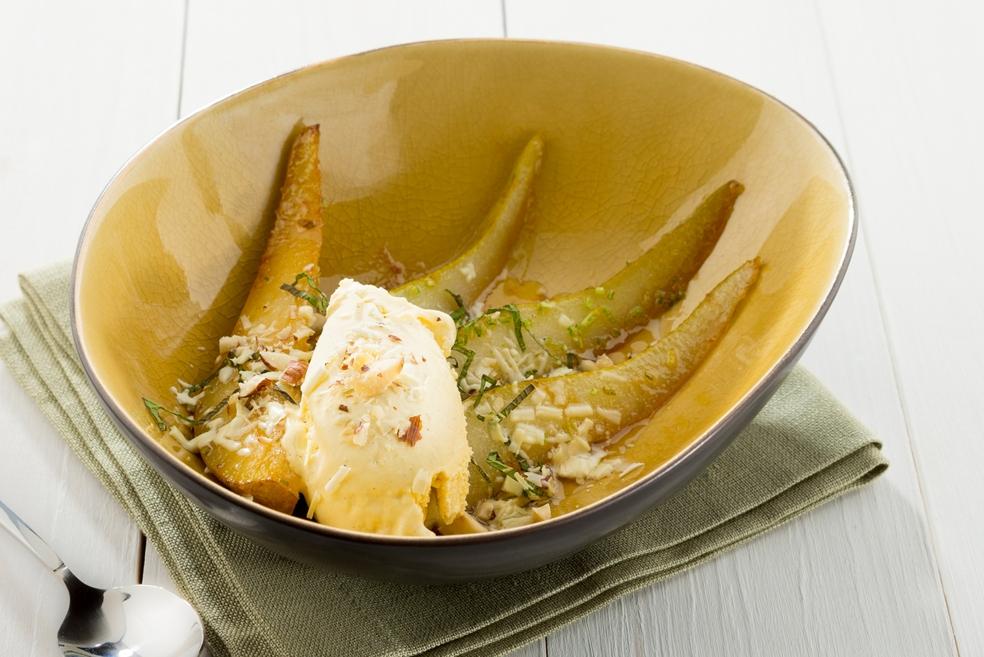 Gekonfijte Conferencepeer met honing en munt