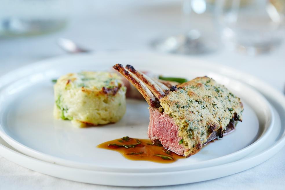 Lamskroon met peterseliekorst