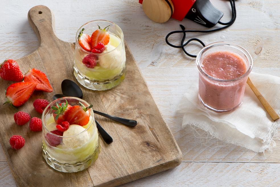Meloensoepje met vanille-ijs en rood fruit