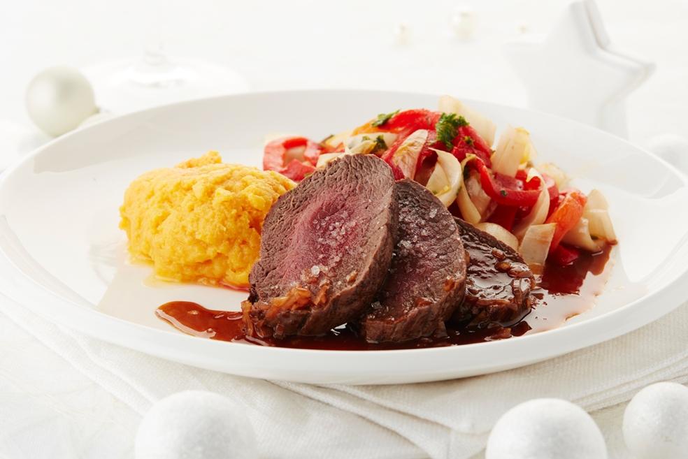 Hertenkalffilet met witloof en gegrilde paprika’s