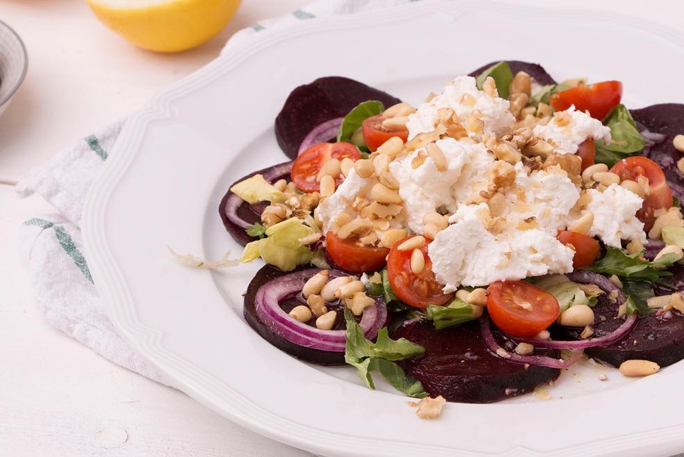 Rodebietensalade met ricotta